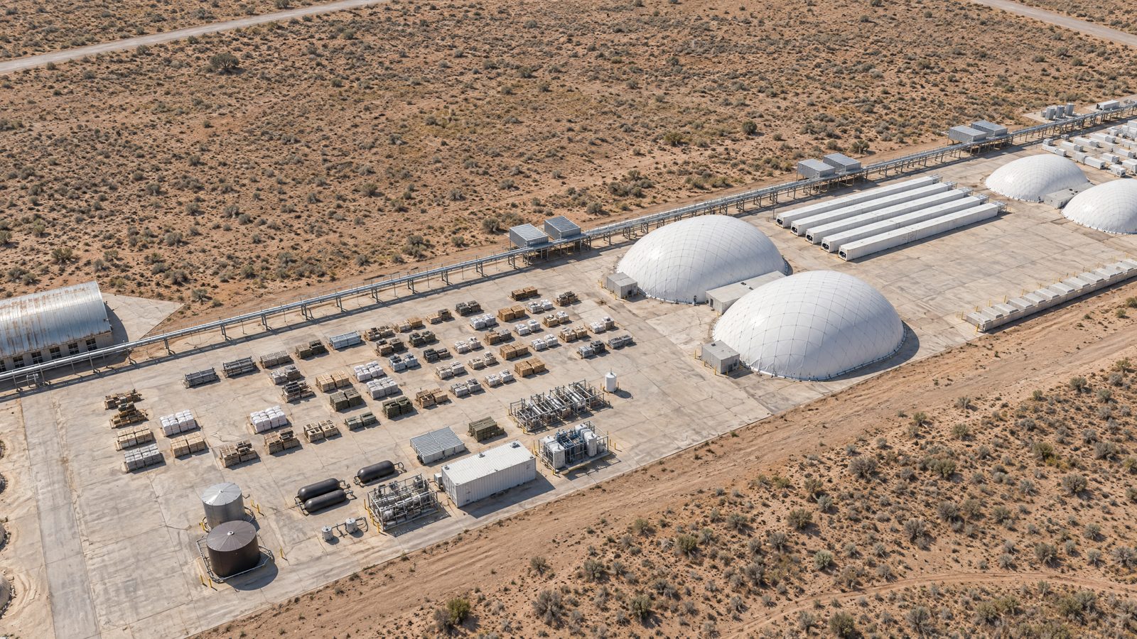 Central plant: fuel cells, capture equipment and production domes